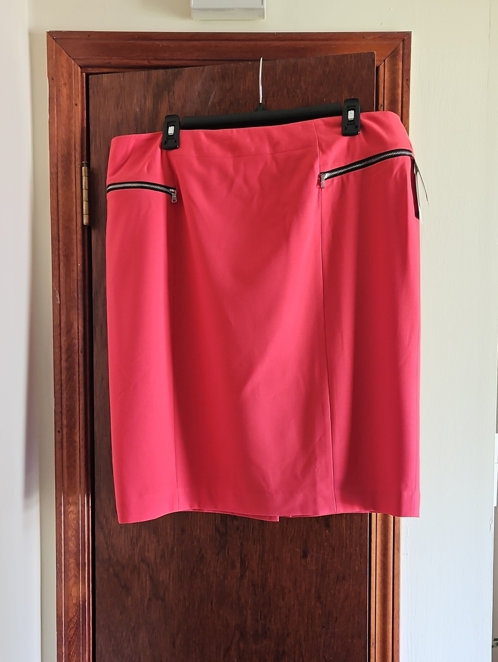 Nine West Hot Pink Pencil Skirt with Zipper Detail.  The color Is more Orange.